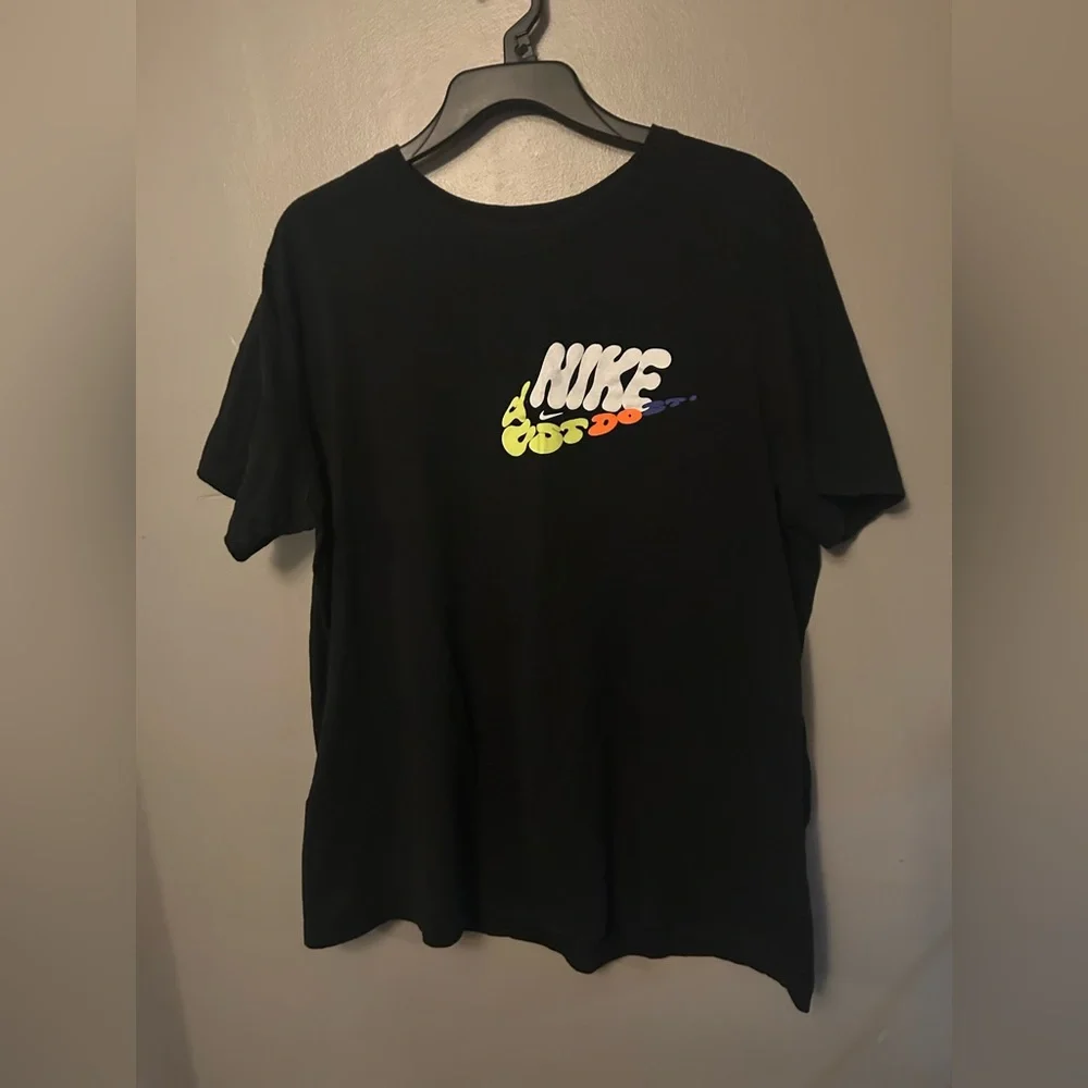 Nike T-Shirt - black round neck chest logo short sleeve